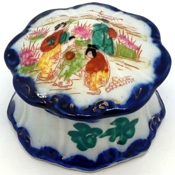 Blue Cobalt White Vintage Garden Geisha Kutani Ware Porcelain Lidded Trinket Box - Picture 13 of 13